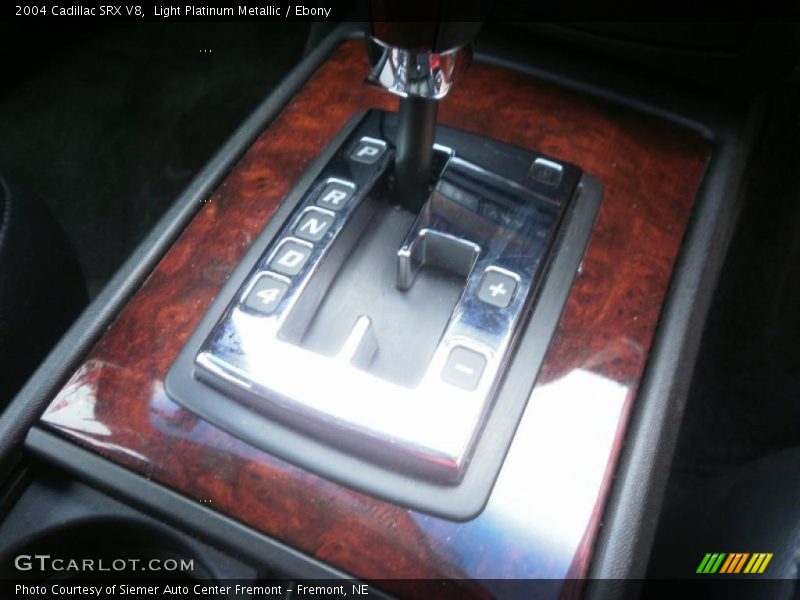 Light Platinum Metallic / Ebony 2004 Cadillac SRX V8