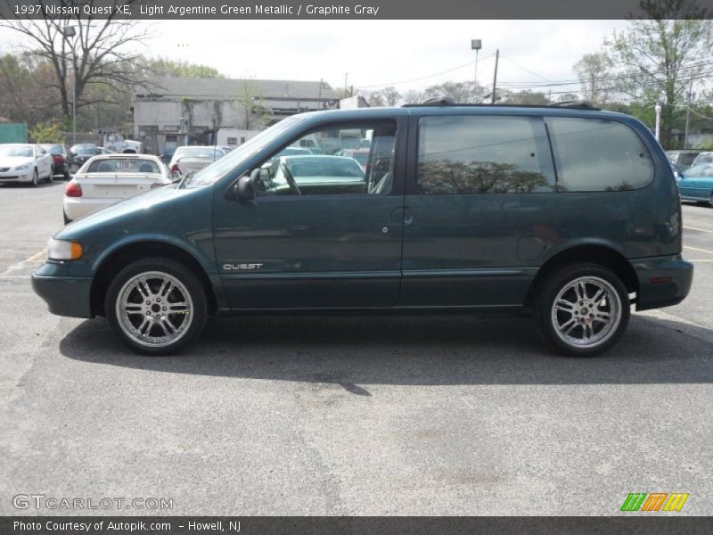 Light Argentine Green Metallic / Graphite Gray 1997 Nissan Quest XE