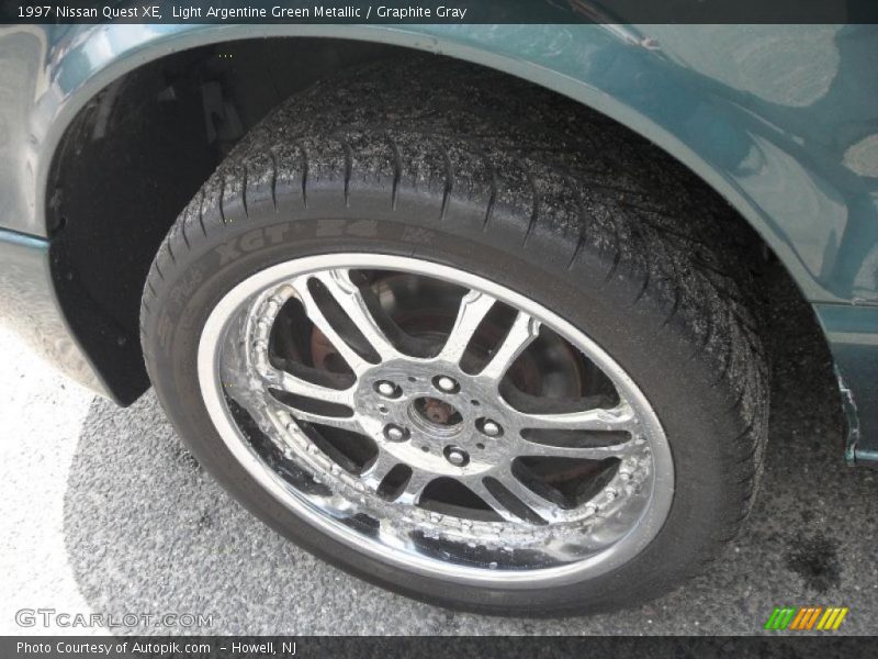 Light Argentine Green Metallic / Graphite Gray 1997 Nissan Quest XE