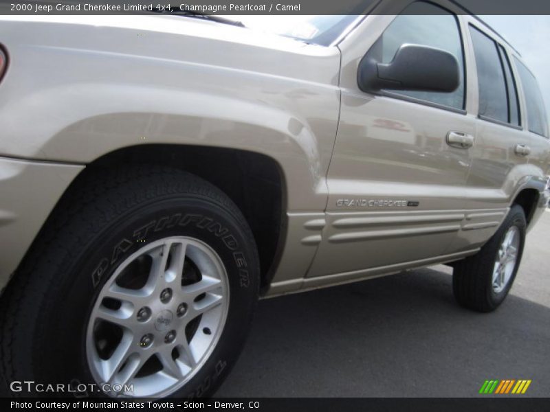 Champagne Pearlcoat / Camel 2000 Jeep Grand Cherokee Limited 4x4