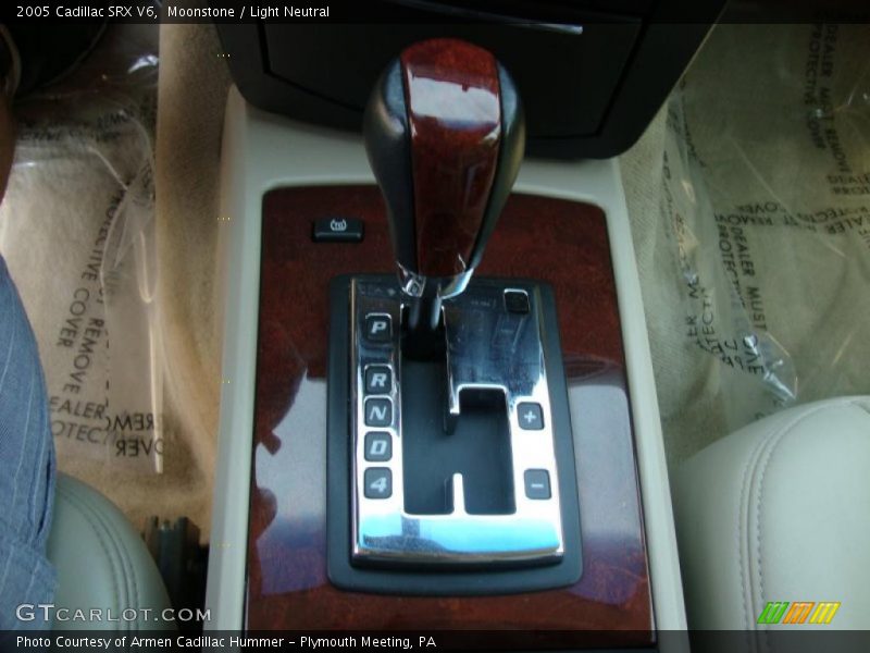 Moonstone / Light Neutral 2005 Cadillac SRX V6