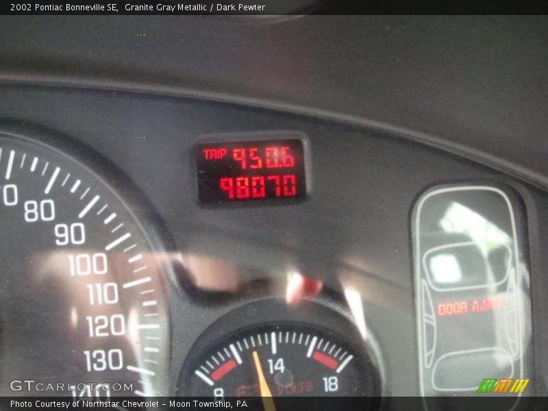 Granite Gray Metallic / Dark Pewter 2002 Pontiac Bonneville SE