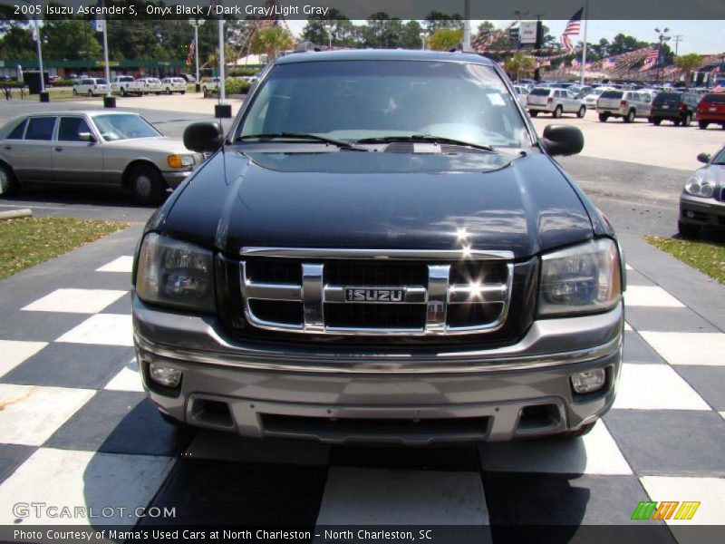 Onyx Black / Dark Gray/Light Gray 2005 Isuzu Ascender S