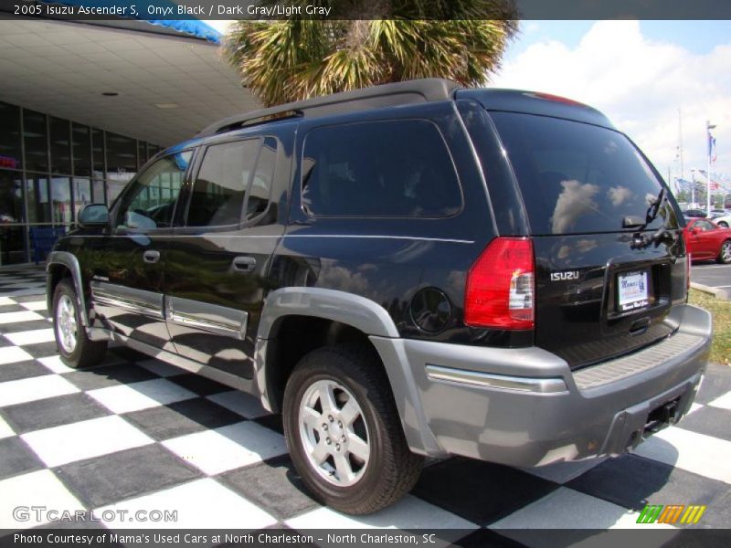 Onyx Black / Dark Gray/Light Gray 2005 Isuzu Ascender S
