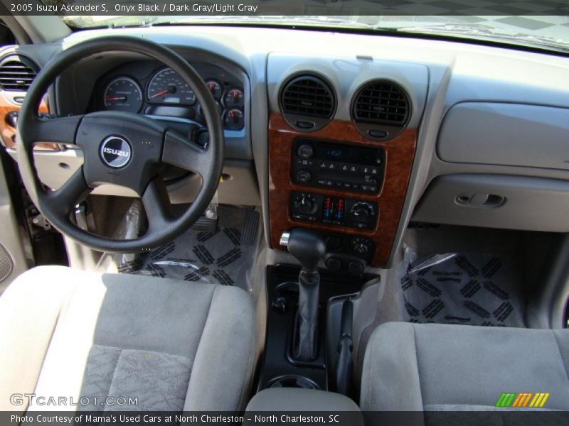 Onyx Black / Dark Gray/Light Gray 2005 Isuzu Ascender S