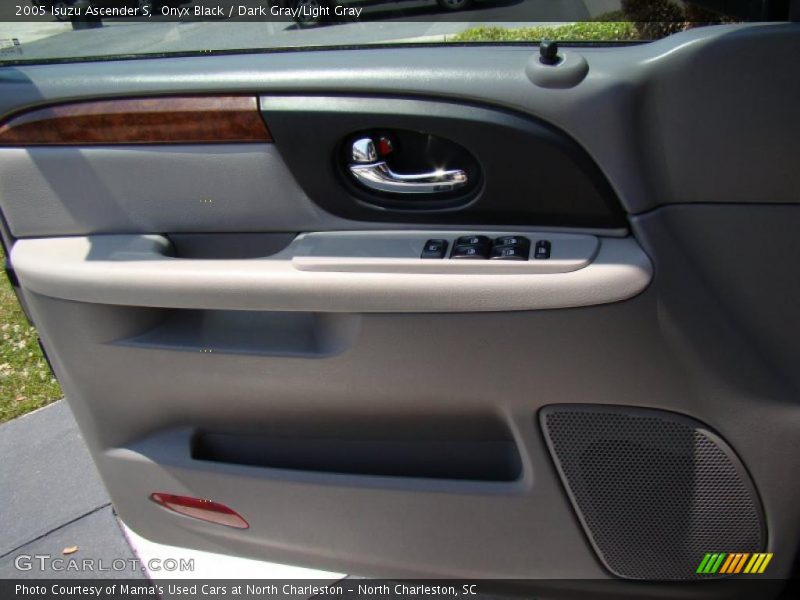 Onyx Black / Dark Gray/Light Gray 2005 Isuzu Ascender S