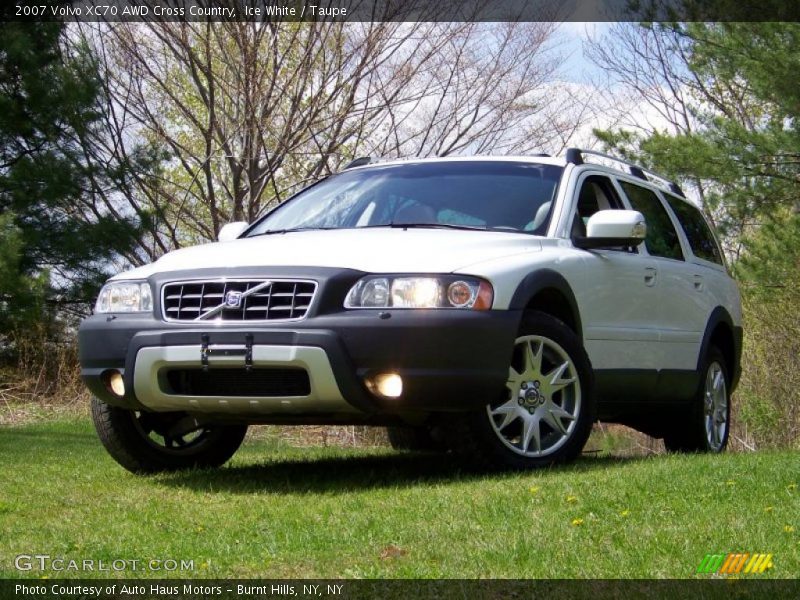 Ice White / Taupe 2007 Volvo XC70 AWD Cross Country