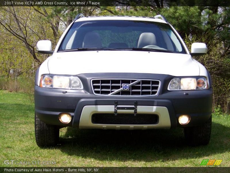 Ice White / Taupe 2007 Volvo XC70 AWD Cross Country