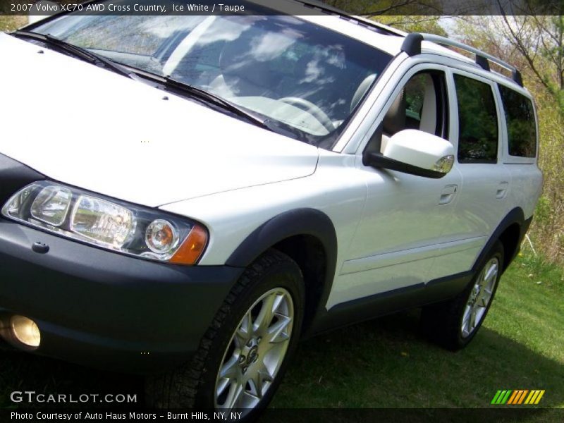 Ice White / Taupe 2007 Volvo XC70 AWD Cross Country