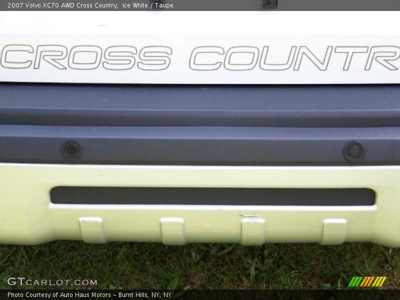 Ice White / Taupe 2007 Volvo XC70 AWD Cross Country