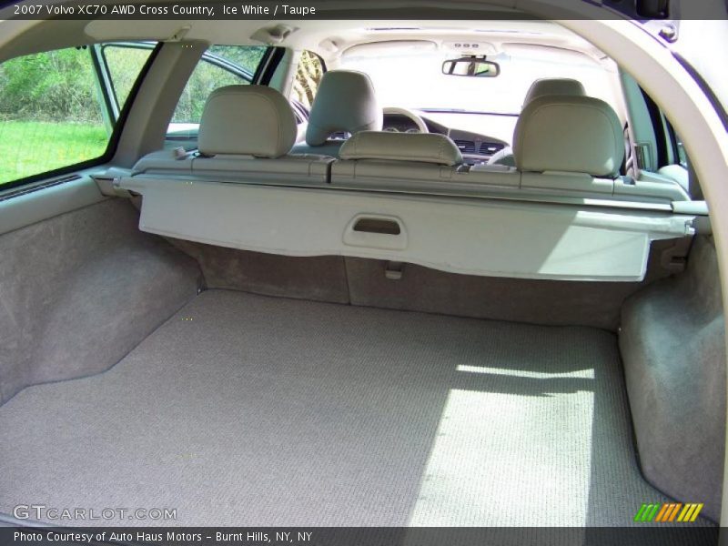 Ice White / Taupe 2007 Volvo XC70 AWD Cross Country