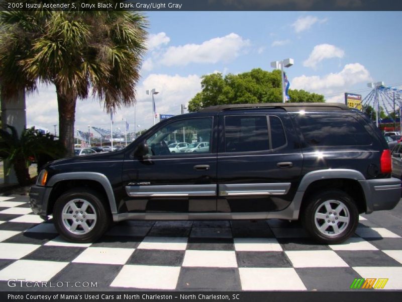 Onyx Black / Dark Gray/Light Gray 2005 Isuzu Ascender S