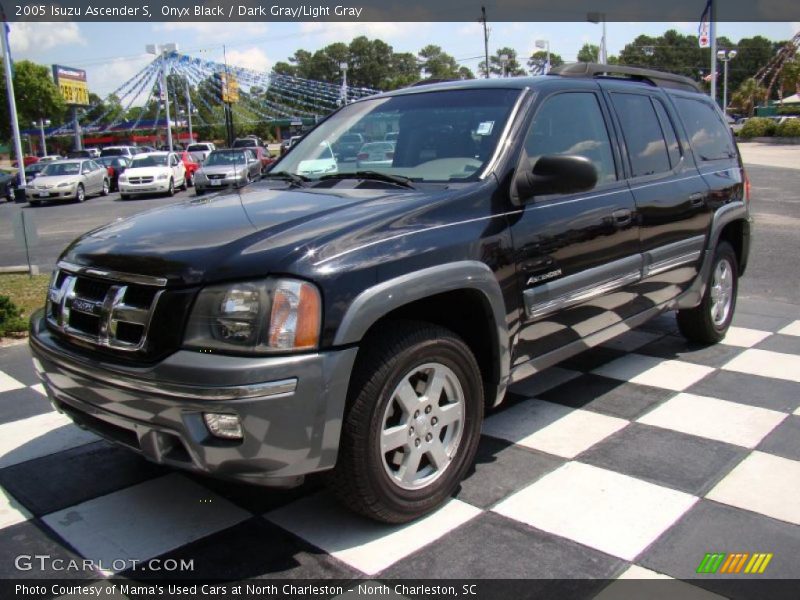 Onyx Black / Dark Gray/Light Gray 2005 Isuzu Ascender S