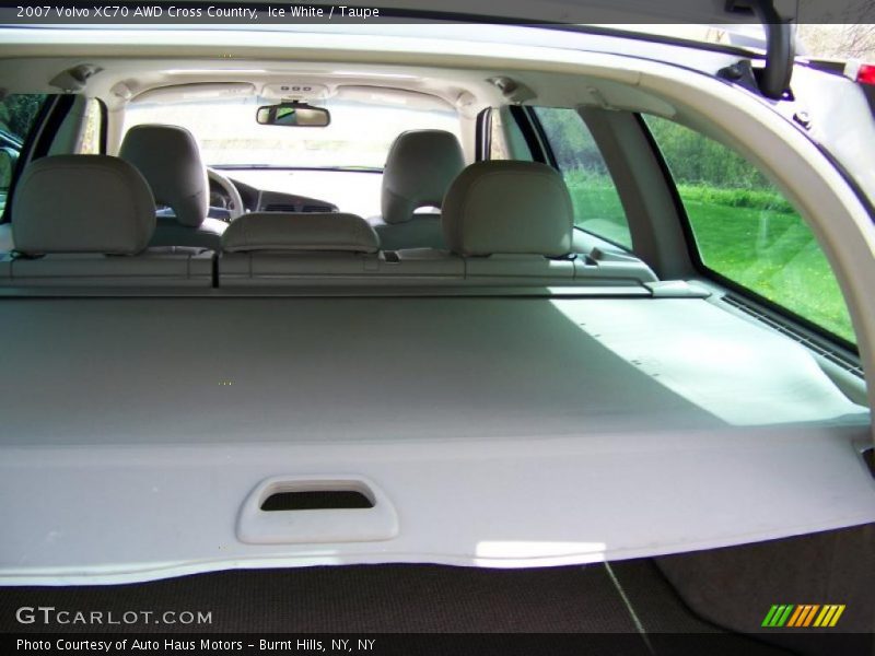 Ice White / Taupe 2007 Volvo XC70 AWD Cross Country