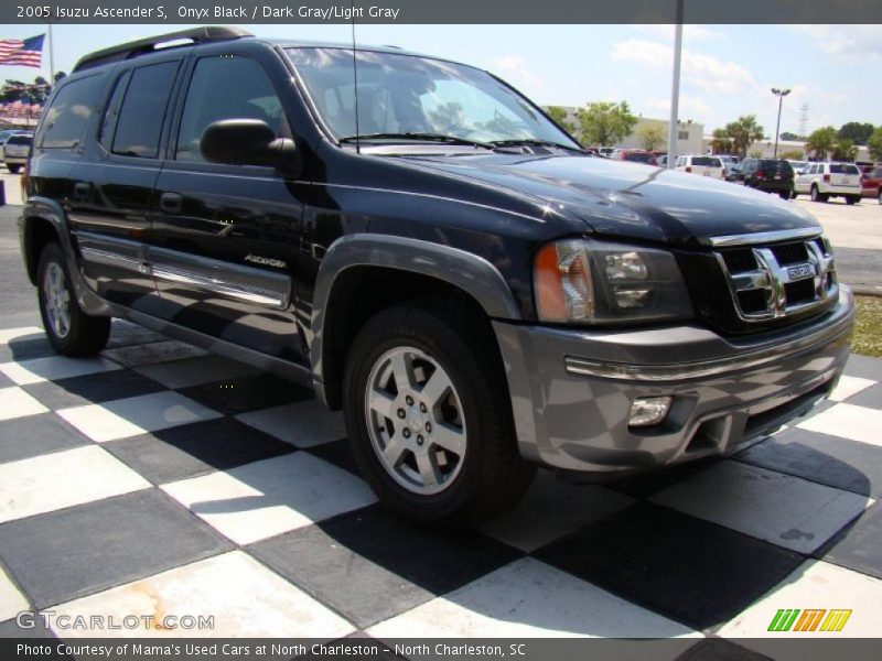 Onyx Black / Dark Gray/Light Gray 2005 Isuzu Ascender S