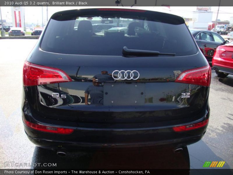 Brilliant Black / Black 2010 Audi Q5 3.2 quattro