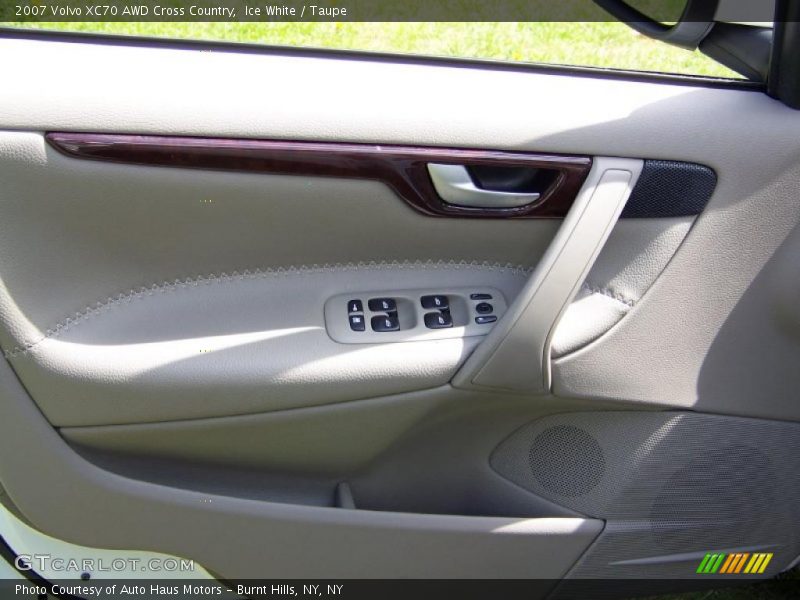 Ice White / Taupe 2007 Volvo XC70 AWD Cross Country