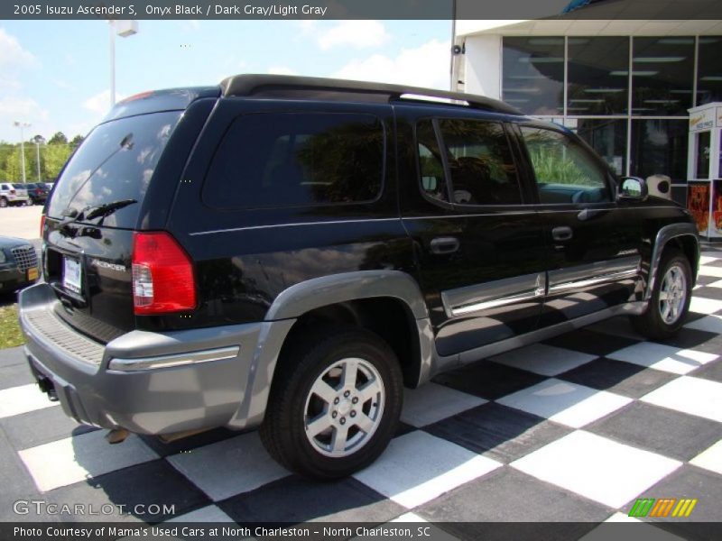 Onyx Black / Dark Gray/Light Gray 2005 Isuzu Ascender S
