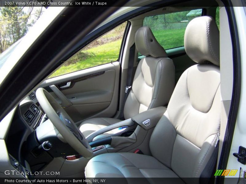 Ice White / Taupe 2007 Volvo XC70 AWD Cross Country