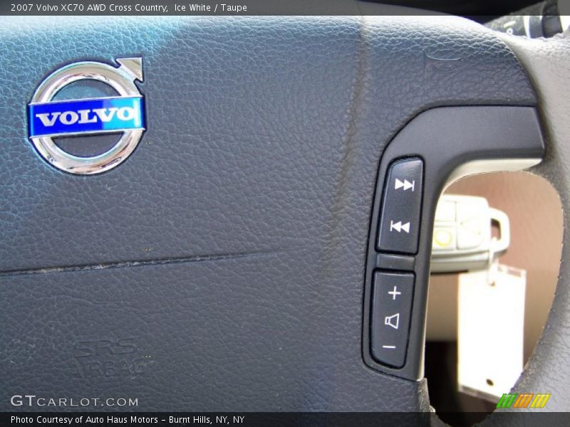 Ice White / Taupe 2007 Volvo XC70 AWD Cross Country