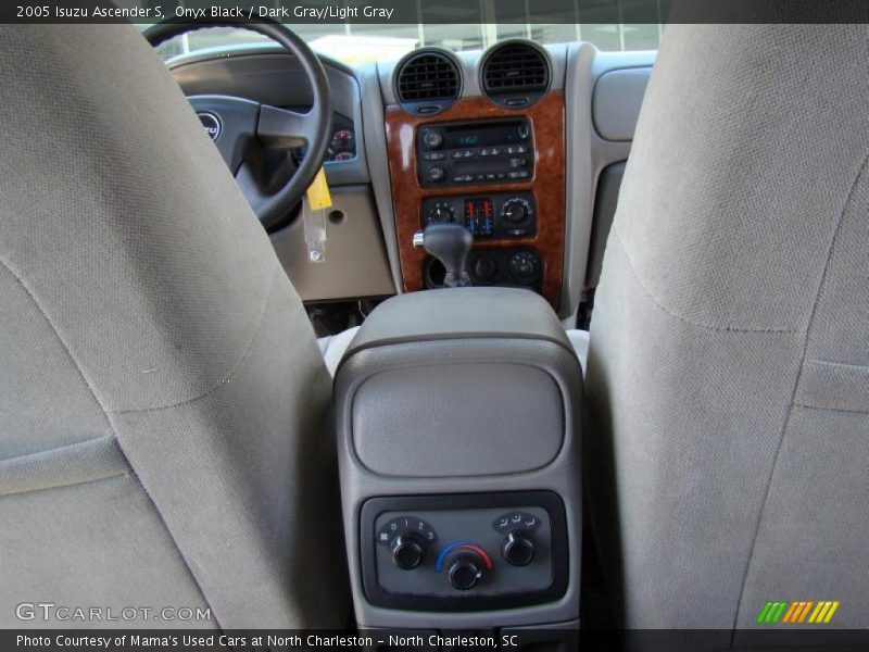 Onyx Black / Dark Gray/Light Gray 2005 Isuzu Ascender S