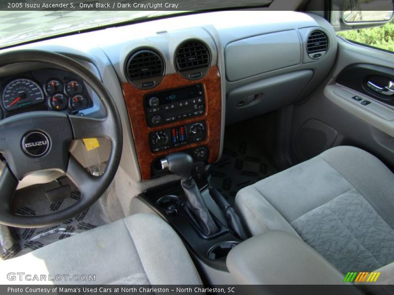 Onyx Black / Dark Gray/Light Gray 2005 Isuzu Ascender S