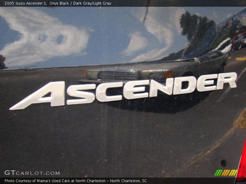 Onyx Black / Dark Gray/Light Gray 2005 Isuzu Ascender S