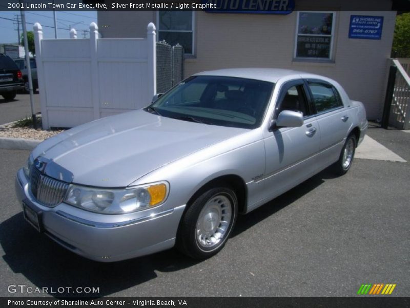 Silver Frost Metallic / Light Graphite 2001 Lincoln Town Car Executive