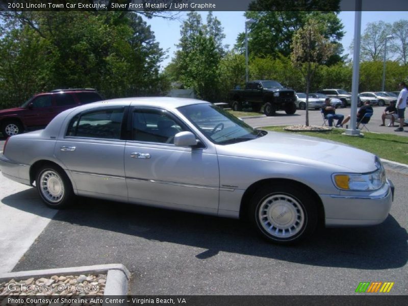 Silver Frost Metallic / Light Graphite 2001 Lincoln Town Car Executive