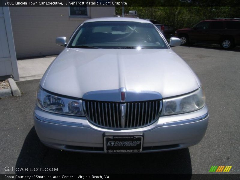 Silver Frost Metallic / Light Graphite 2001 Lincoln Town Car Executive