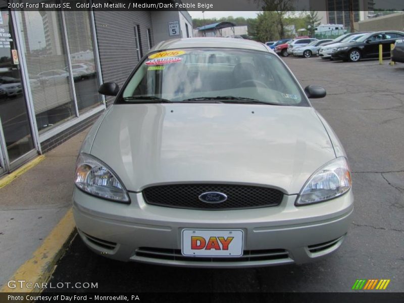 Gold Ash Metallic / Medium/Dark Pebble Beige 2006 Ford Taurus SE