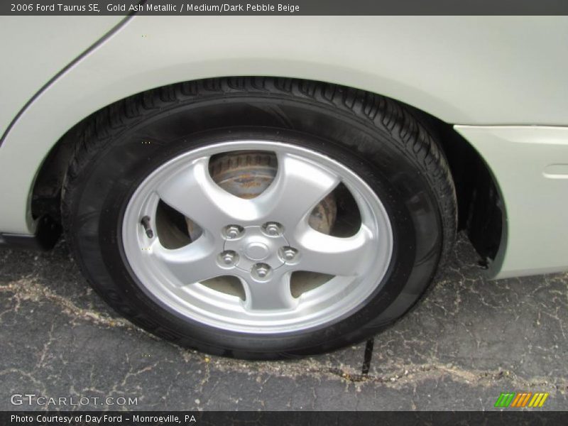 Gold Ash Metallic / Medium/Dark Pebble Beige 2006 Ford Taurus SE