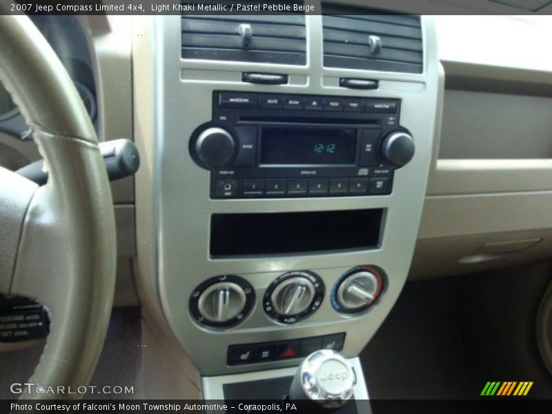 Light Khaki Metallic / Pastel Pebble Beige 2007 Jeep Compass Limited 4x4