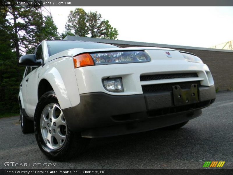 White / Light Tan 2003 Saturn VUE V6