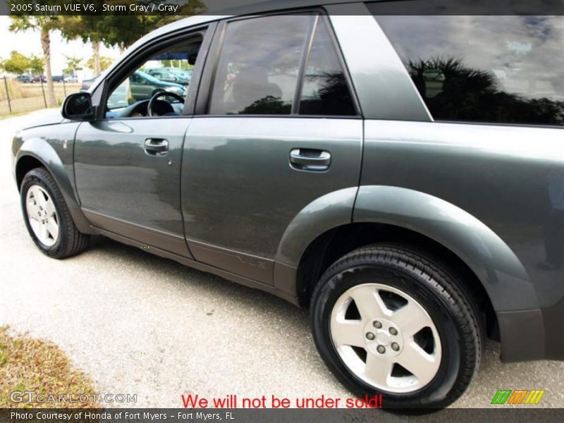 Storm Gray / Gray 2005 Saturn VUE V6
