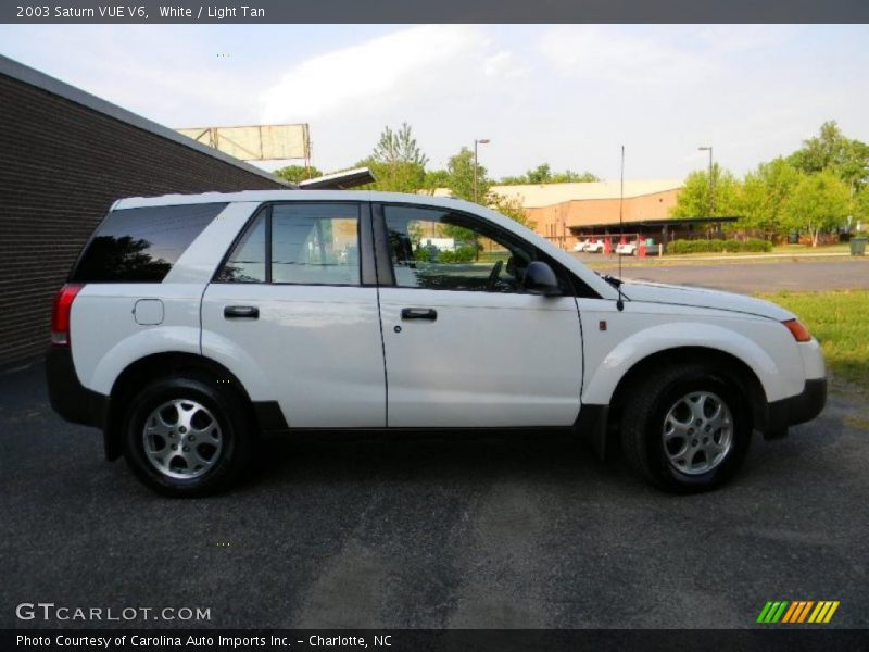 White / Light Tan 2003 Saturn VUE V6