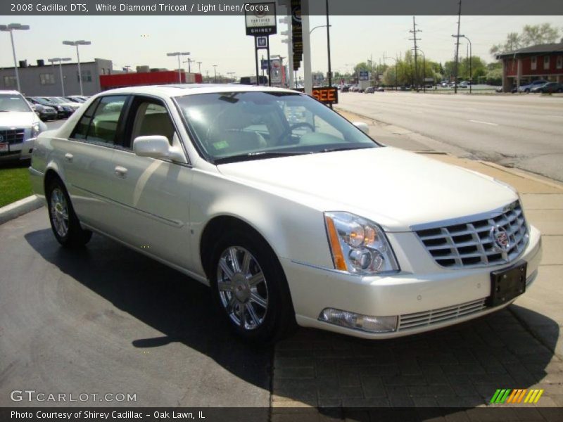 White Diamond Tricoat / Light Linen/Cocoa 2008 Cadillac DTS