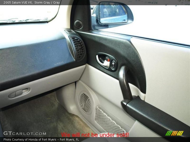 Storm Gray / Gray 2005 Saturn VUE V6
