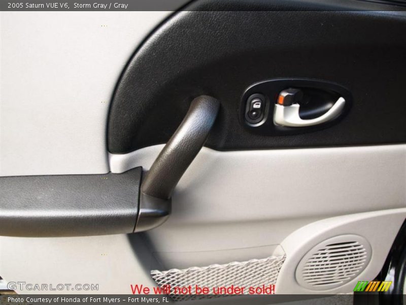 Storm Gray / Gray 2005 Saturn VUE V6