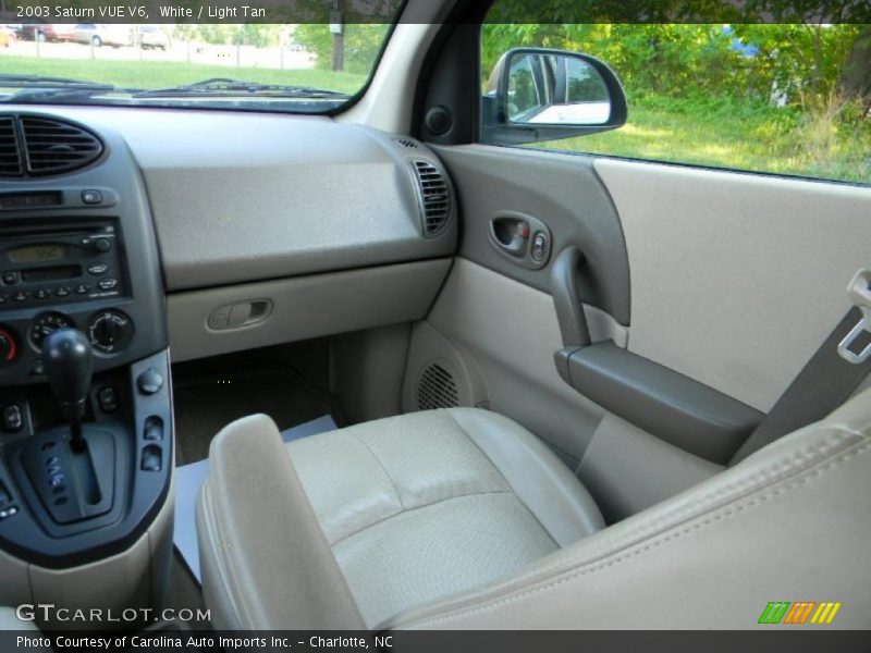 White / Light Tan 2003 Saturn VUE V6