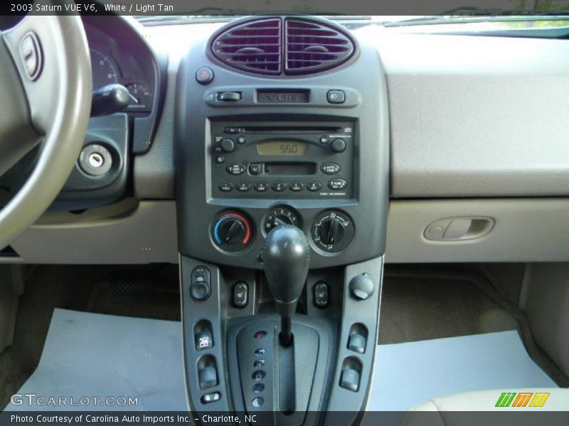 White / Light Tan 2003 Saturn VUE V6