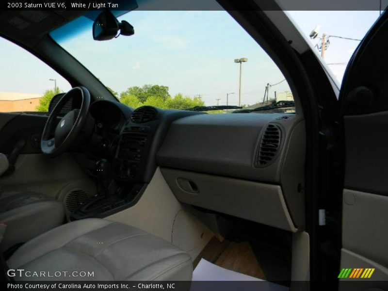 White / Light Tan 2003 Saturn VUE V6