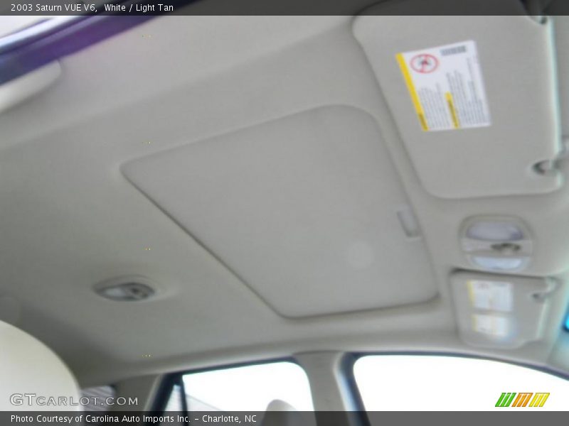 White / Light Tan 2003 Saturn VUE V6