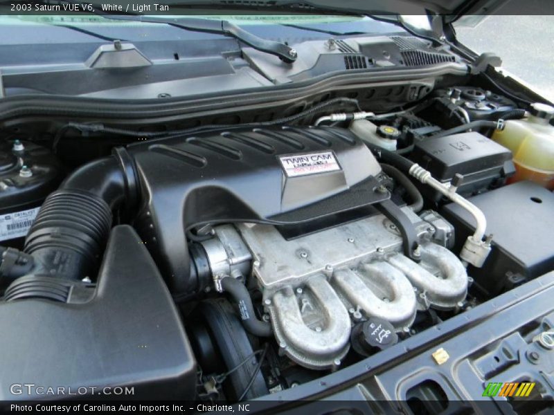 White / Light Tan 2003 Saturn VUE V6