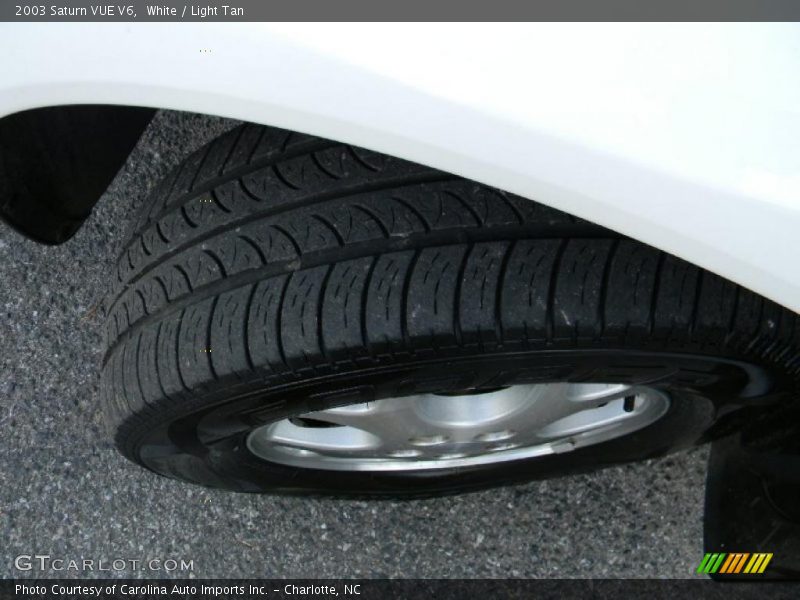White / Light Tan 2003 Saturn VUE V6