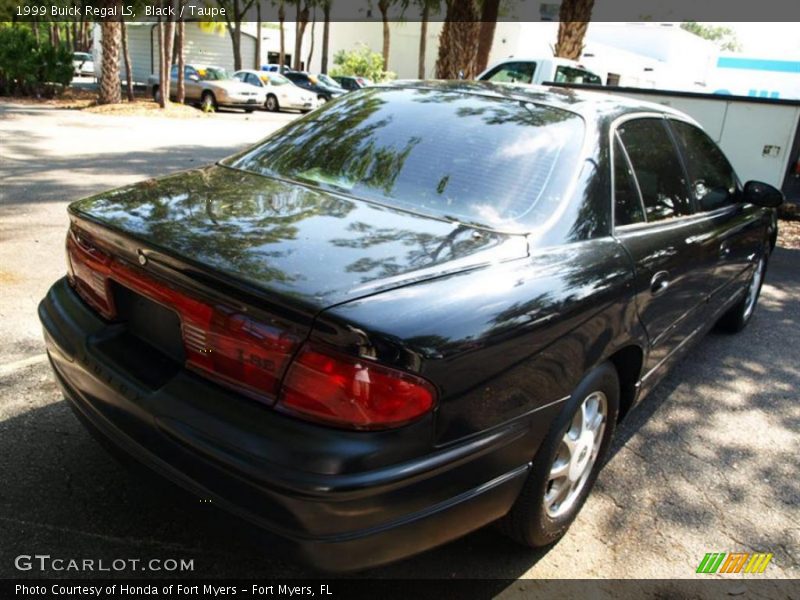 Black / Taupe 1999 Buick Regal LS