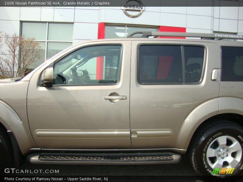Granite Metallic / Graphite 2006 Nissan Pathfinder SE 4x4