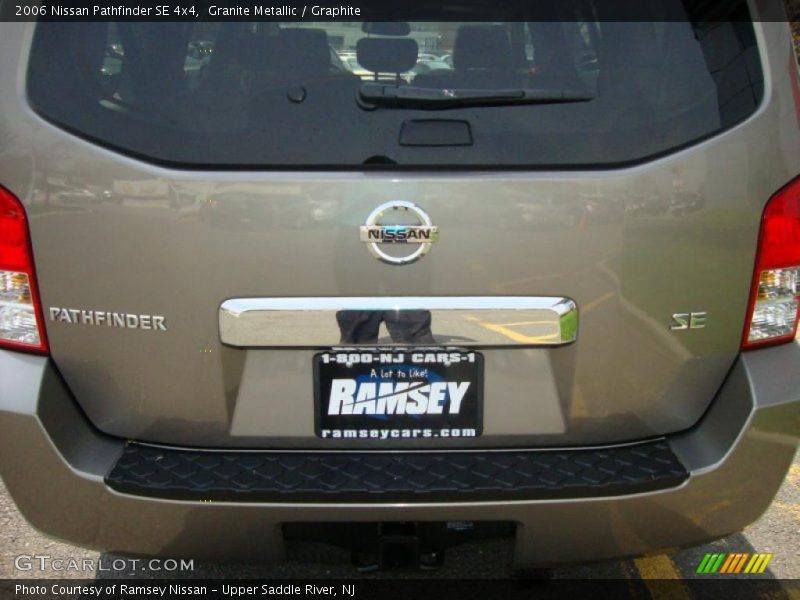 Granite Metallic / Graphite 2006 Nissan Pathfinder SE 4x4