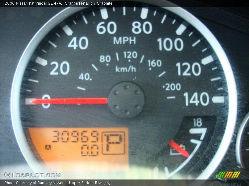 Granite Metallic / Graphite 2006 Nissan Pathfinder SE 4x4