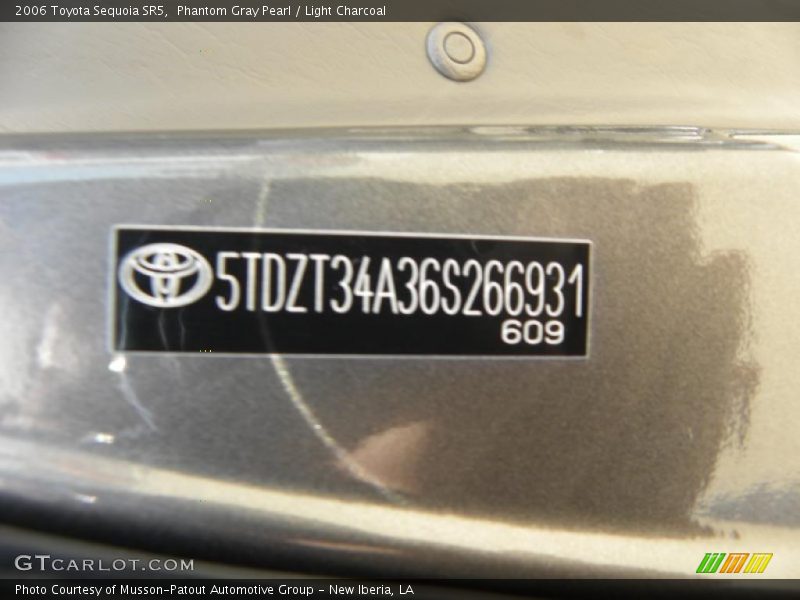 Phantom Gray Pearl / Light Charcoal 2006 Toyota Sequoia SR5